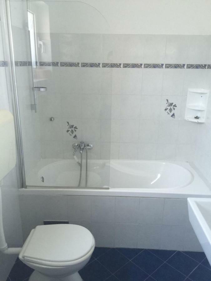 Apartmani Irena Jezevac Krk Island Eksteriør billede