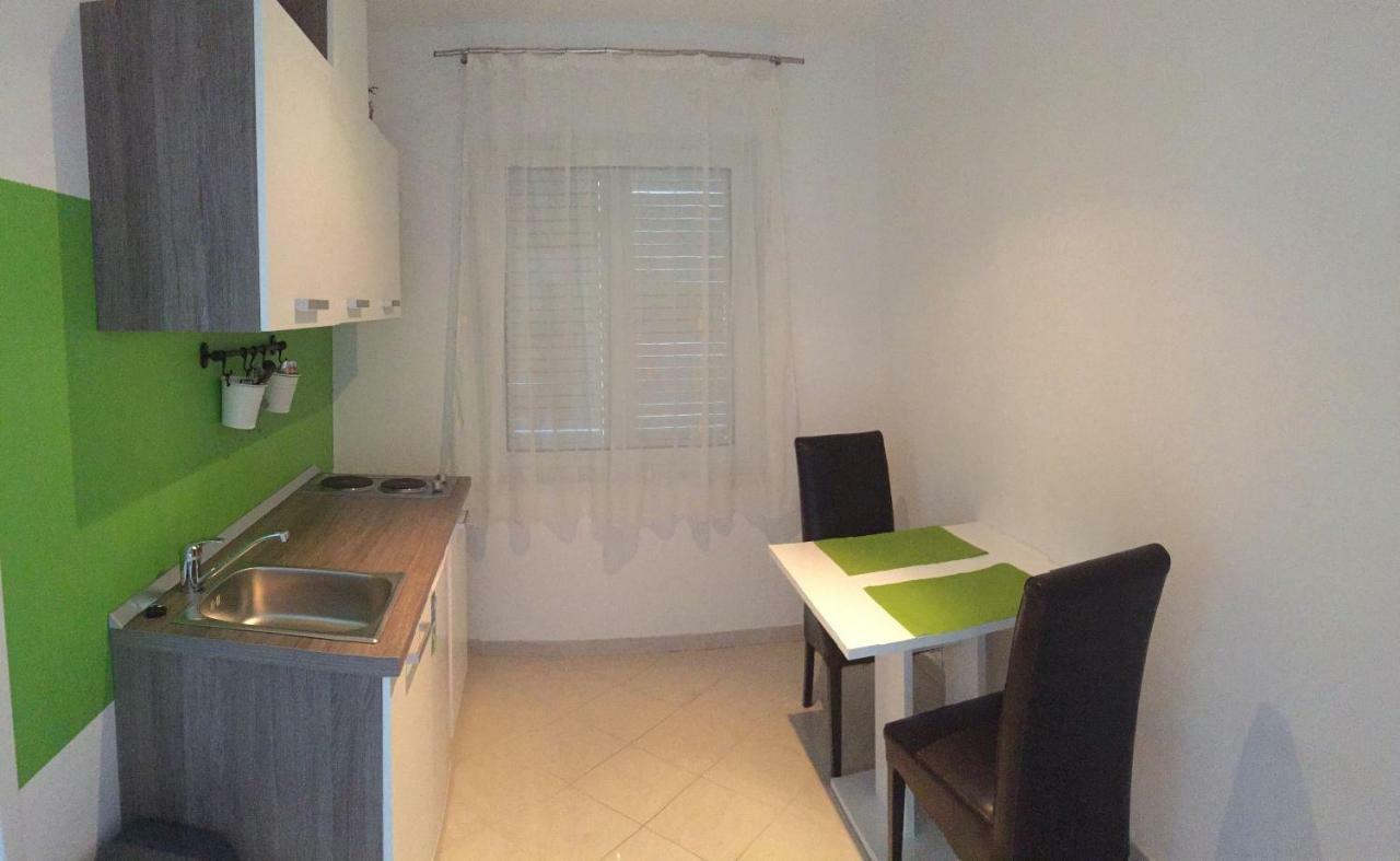 Apartmani Irena Jezevac Krk Island Eksteriør billede